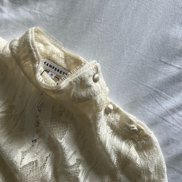 Elegant Cream Lace Long Sleeve Tunic - Picture 9 of 11